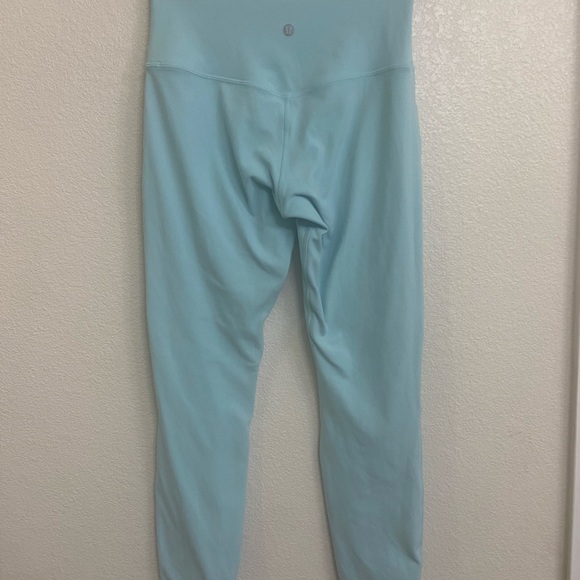 Lululemon Align High-Rise Pant 25"
Icing Blue Size 6 - Picture 4 of 11